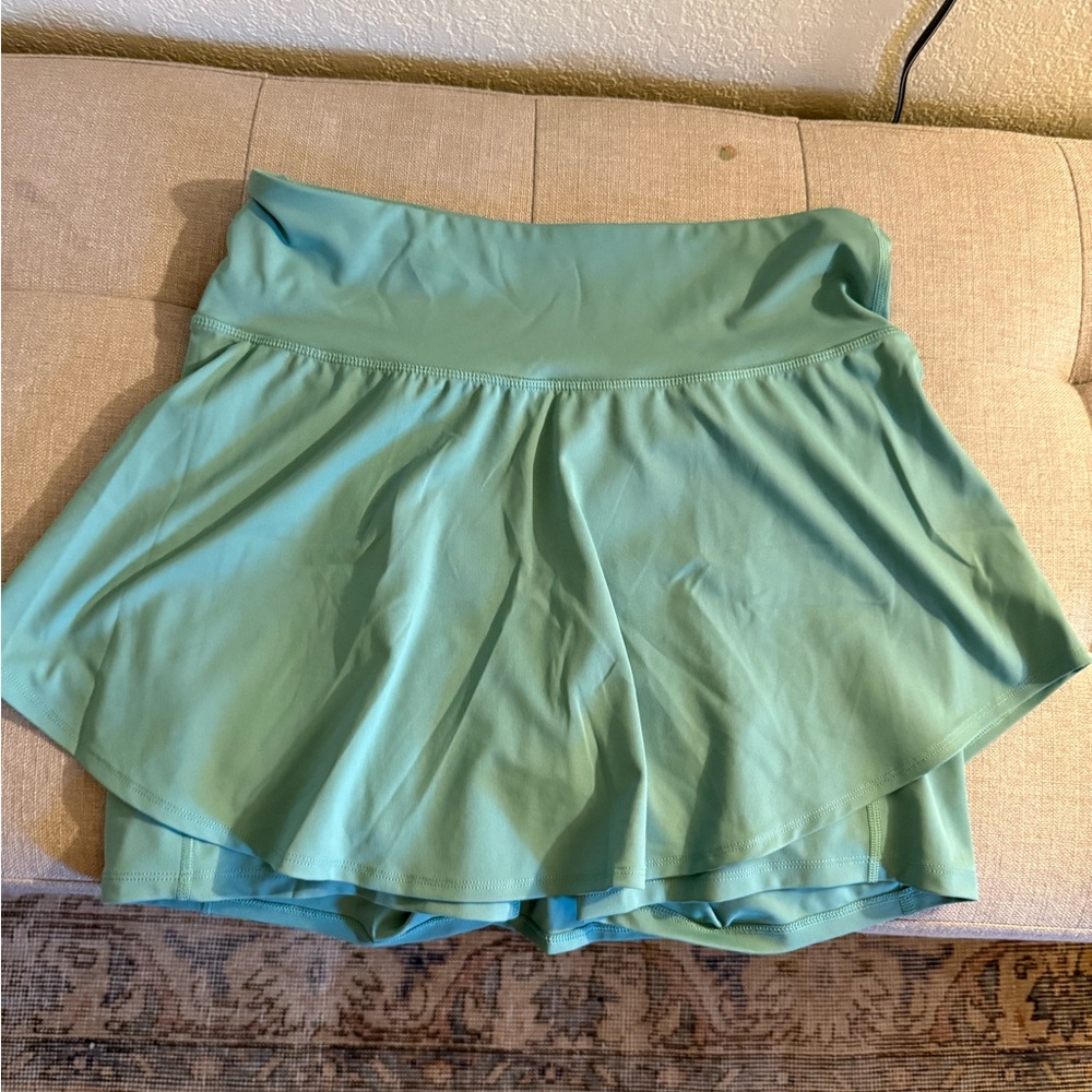 Old Navy Active Powersoft Skort in Green